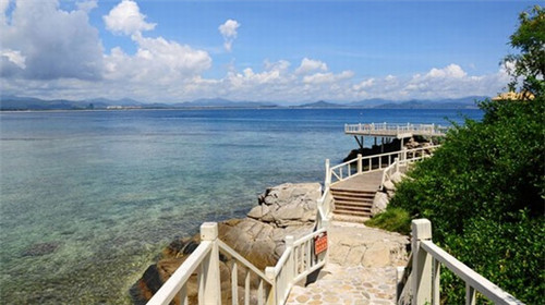 釜槿缘石锅拌饭